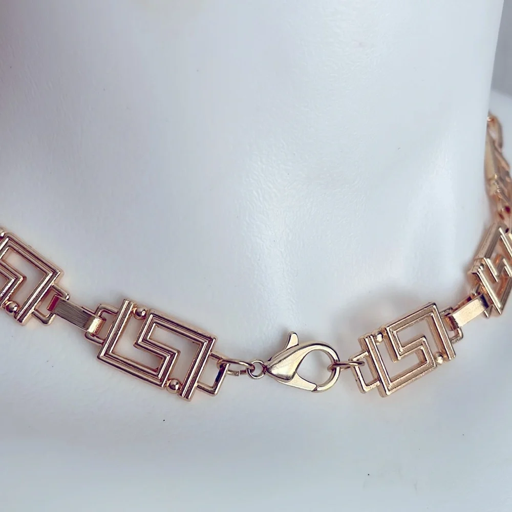 Necklace Gold tone